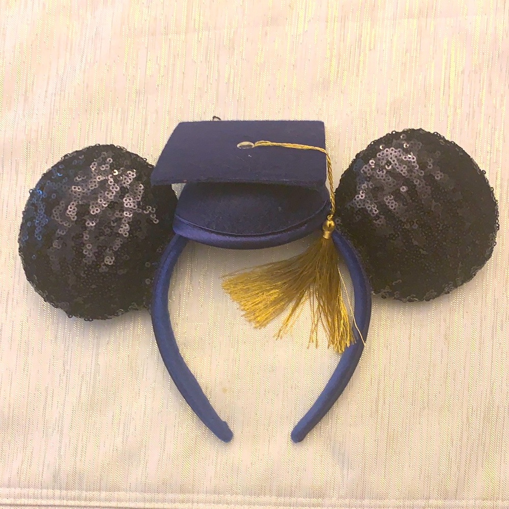 Disney Parks aut Mickey Mouse graduation 2019 ears